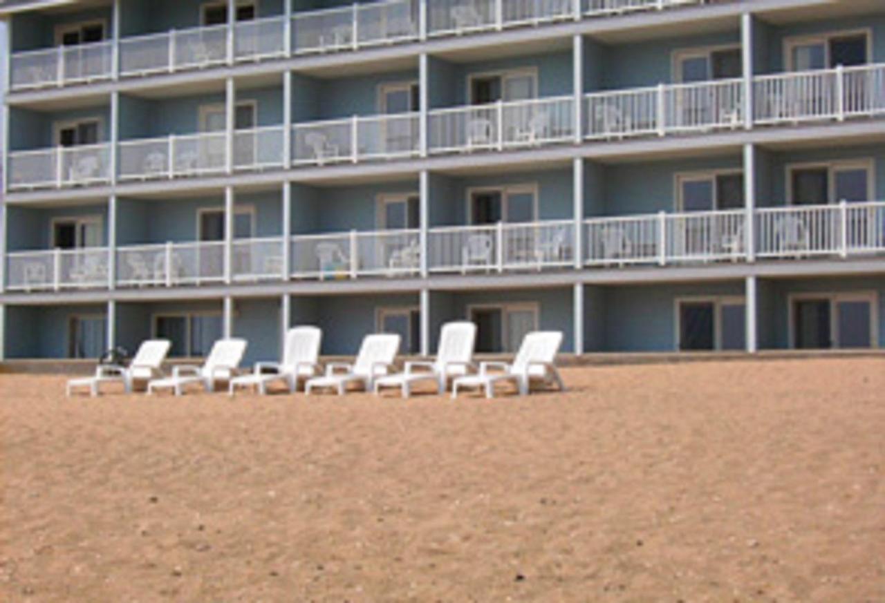 Grand Mackinaw Beachfront And Waterpark Mackinaw City Exterior foto